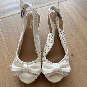Apt 9 White Peep-Toe Slingback Heels | Size 7 Regular Width